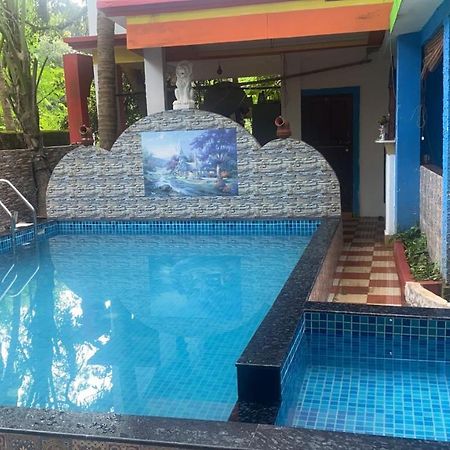 Calangute Beach Side Hotel Екстер'єр фото